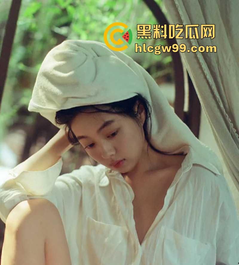 夜店巨乳美女身材炸裂，极品身材陪酒到烂醉，包厢内给老板口交骑乘，把老板玩爽了全程骚气满满！