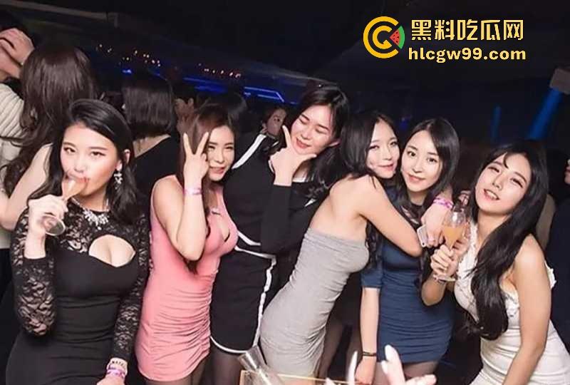 夜店巨乳美女身材炸裂,极品身材陪酒到烂醉,包厢内给老板口交骑乘,把老板玩爽了全程骚气满满!-4