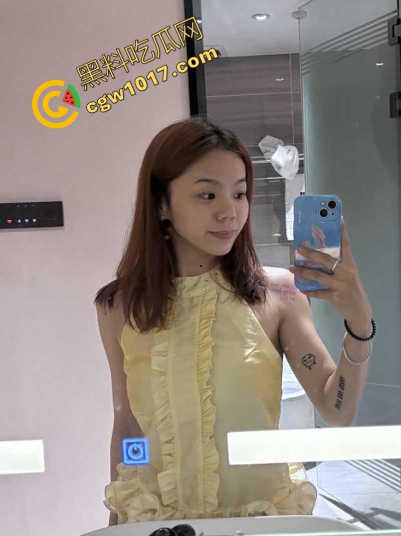 四川极品短发小少妇【汪梦霏】喜欢镜前做爱！边交欢边拍自己淫态，玩裸聊举奶挑逗，全程露脸表情骚极！