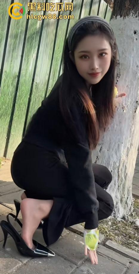 吉林医专骚母狗【杨思思】长腿极品学生妹性瘾炸裂,天天网上撩骚发自慰视频勾网友操,水手服约啪流出直接硬爆!-6