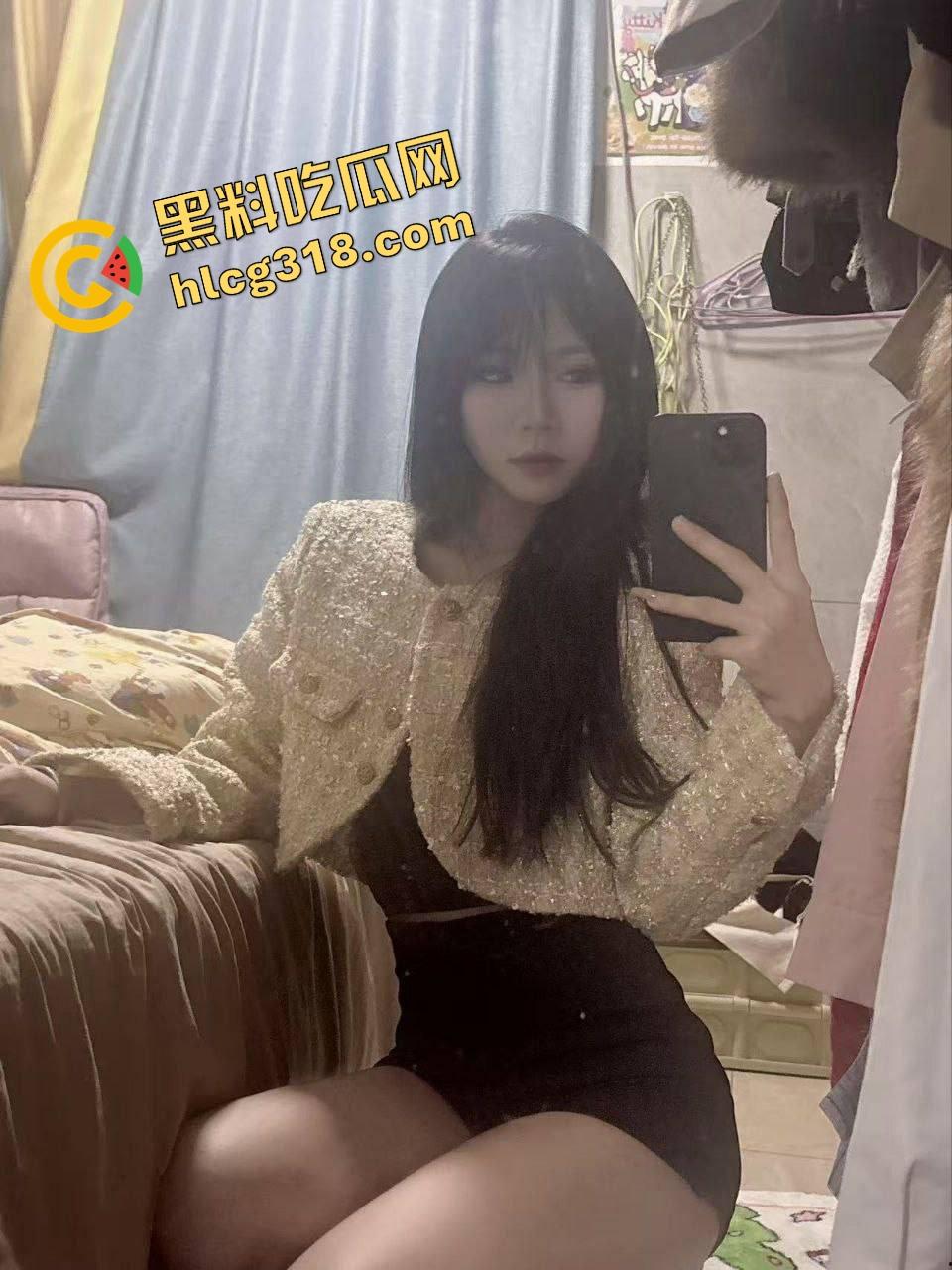 炮架上肛口鲍眼齐开花，涂满油的骚狗被连续打桩，100分钟，小母狗高潮喷到电路短路都没停机！