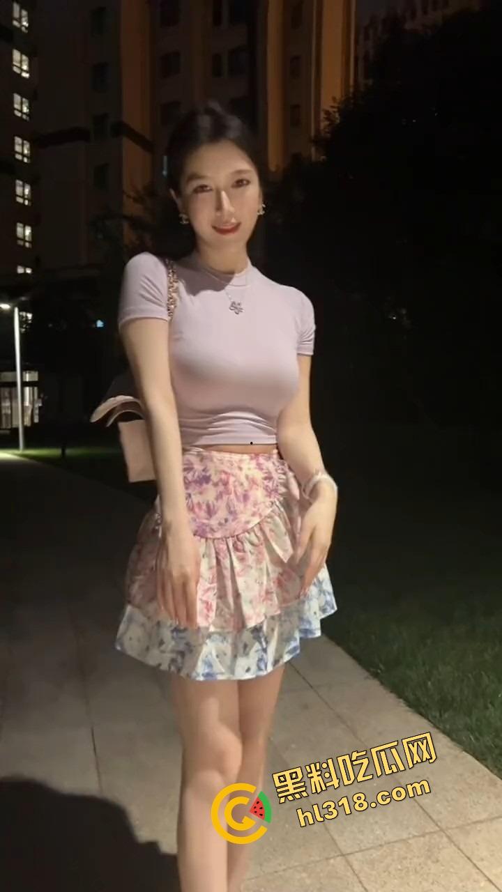 传教士体位遇上极品大奶，冲刺速度一提奶子直接翻江倒海奶浪翻滚，这不是硅胶假奶能带来的感觉！