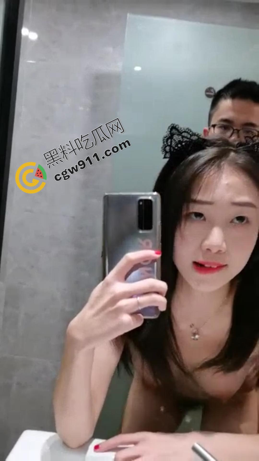 河南抖音博主【户晨风】酒店厕所大战女粉丝视频流出!白皙肌肤美乳乱颤,疯传全网激起狂潮!-6