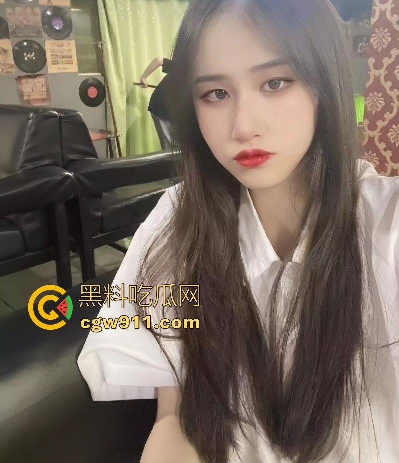 江西工商学院反差女大【朱慧铭】私密视频曝光，极品身材丰满巨乳，男友无套爆操颜射收尾，反差感十足！-5