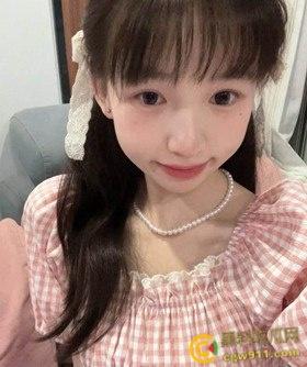 武汉纺织大学【徐思洁】 ，做爱时为寻求刺激找人语音通话，清纯学妹深喉口交，情趣内衣捆绑调教，简直骚到没边！-3