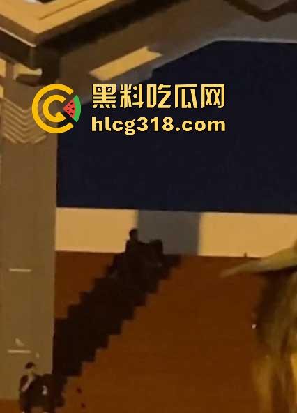 成都艺术学院大三情侣操场做爱，当着大一新生军训的面前大胆骑乘，新生感慨这是大学自由的气息-4