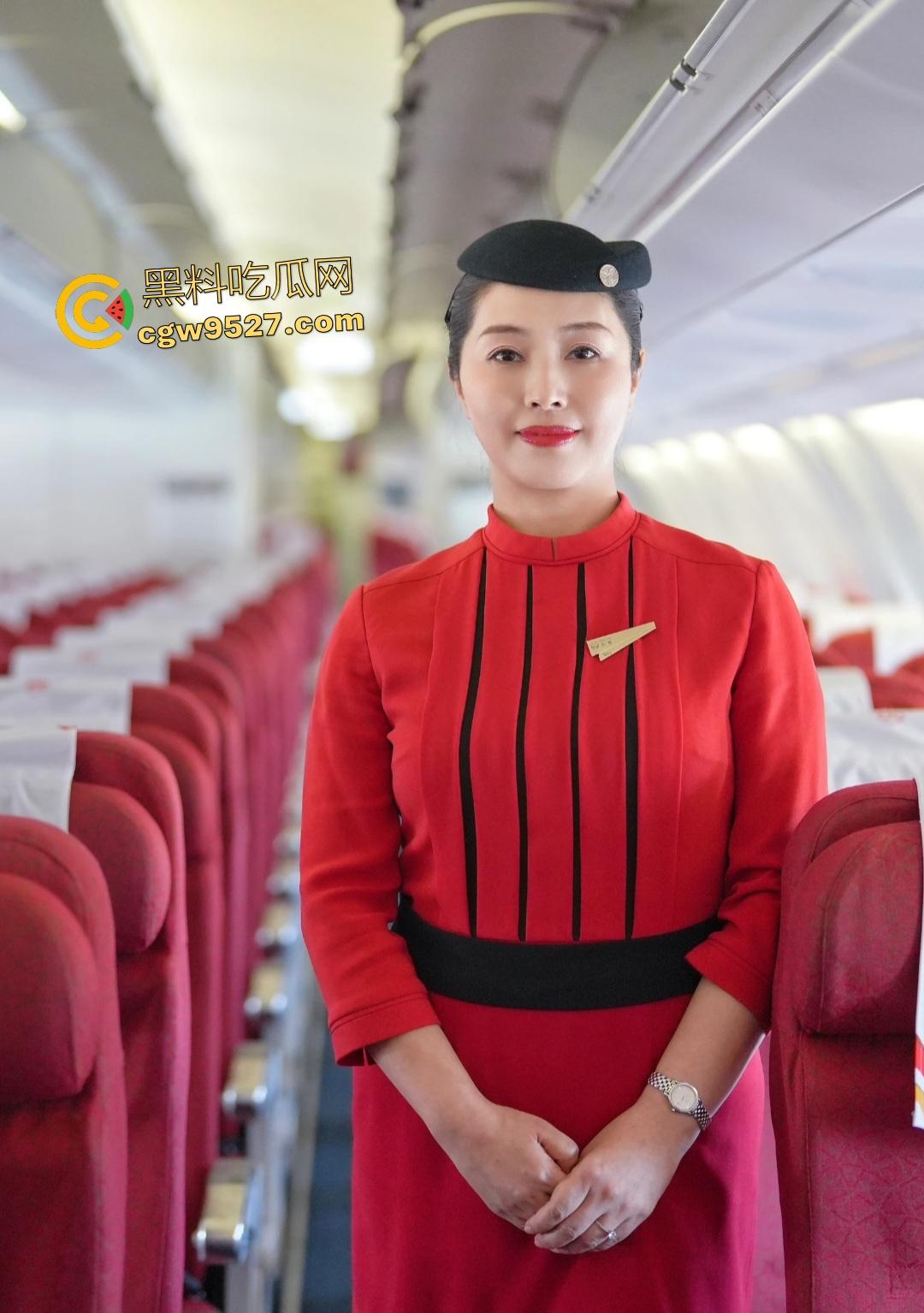 空姐小妈情趣内衣激战儿子，战斗力暴增8000，69姿势直接高潮，估计绿奴老爸在另一边看监控撸管！