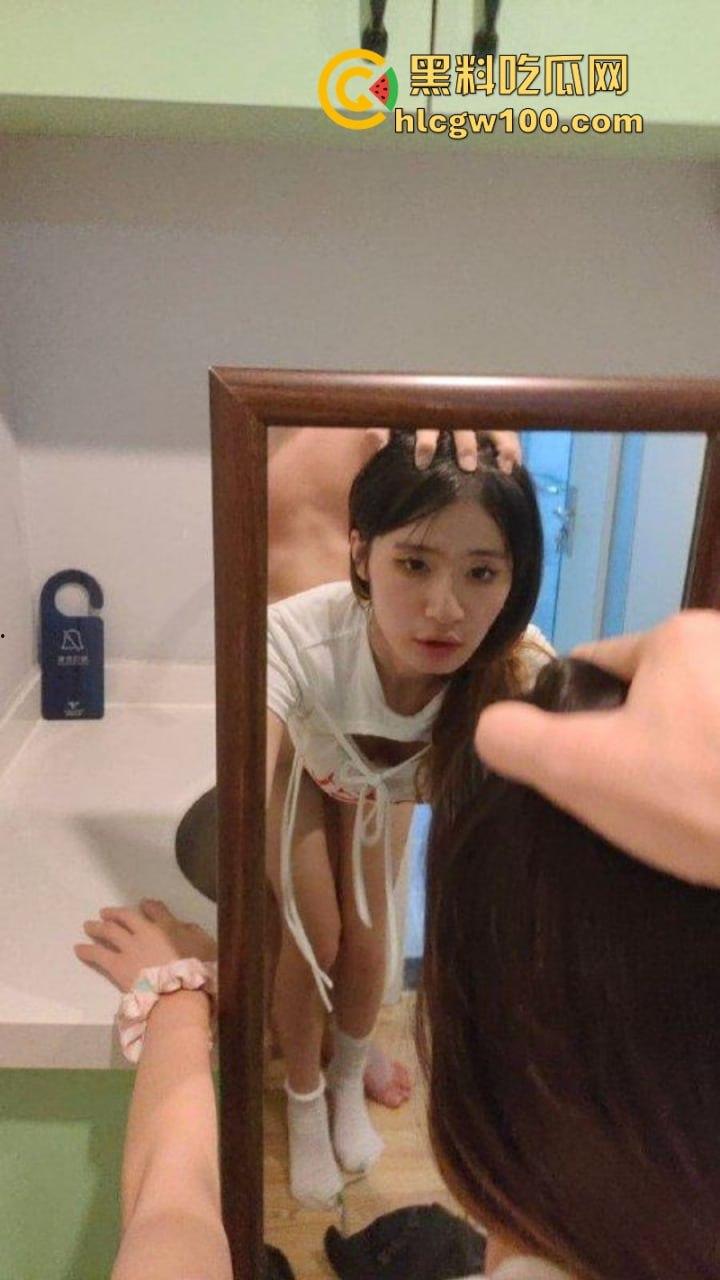 四川西南航空职业学院【尤梓潼】约炮软件免费送逼翻车 真实身份被曝抖音被扒 口交啪啪视频独家流泄-7