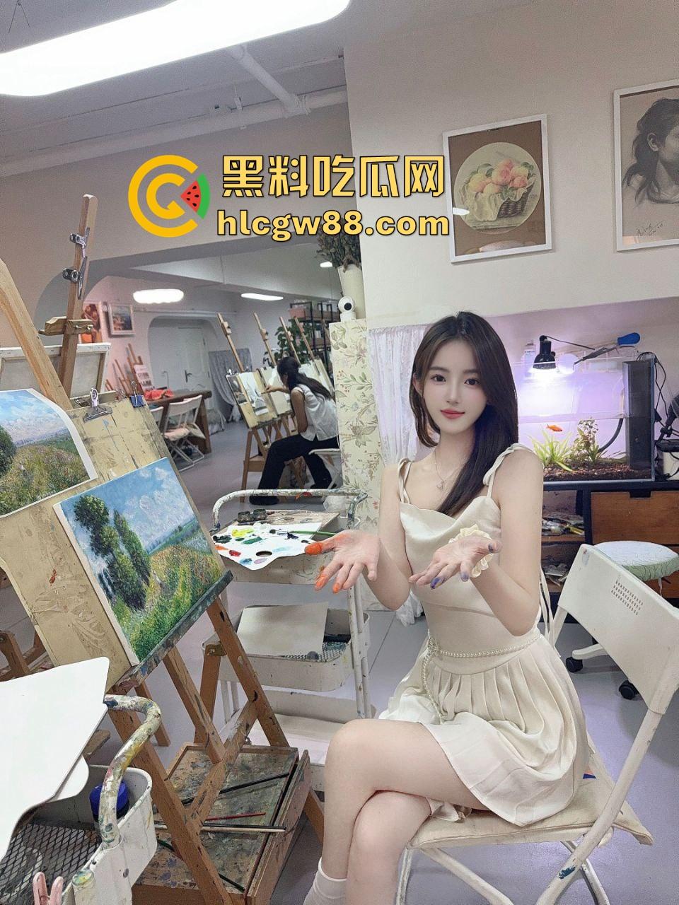 女神跟金主做爱视频给舔狗看，看着白月光给后入抽插 不争气的眼泪瞬间流了下来！