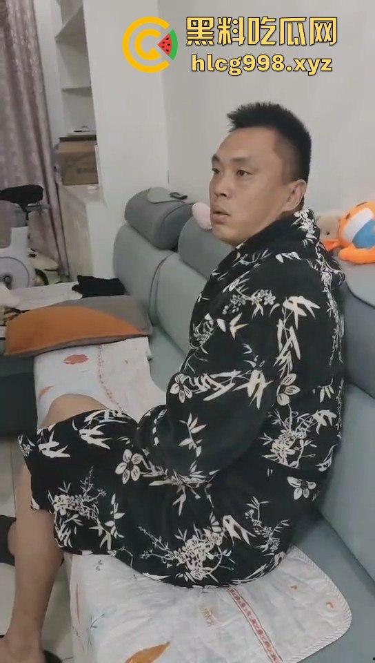 山东抖音骚货【莉莉安】刚生完孩子就耐不住寂寞！租房偷情被老公捉奸，场面乱成一锅粥！-6