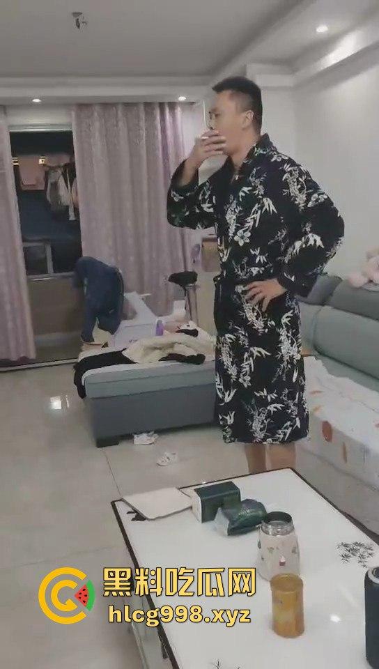 山东抖音骚货【莉莉安】刚生完孩子就耐不住寂寞！租房偷情被老公捉奸，场面乱成一锅粥！-9