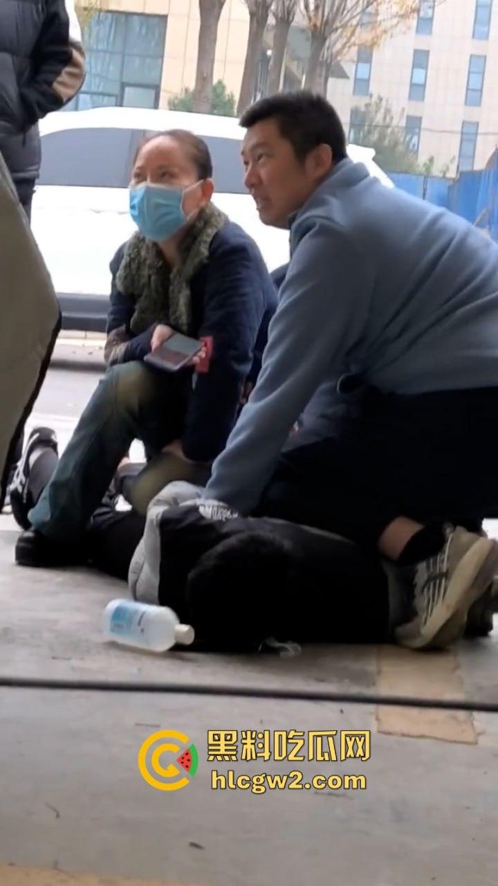 山东淄博小伙偷宝马车被车主发现当街扣押 年纪轻轻就在警局记录在册了-5