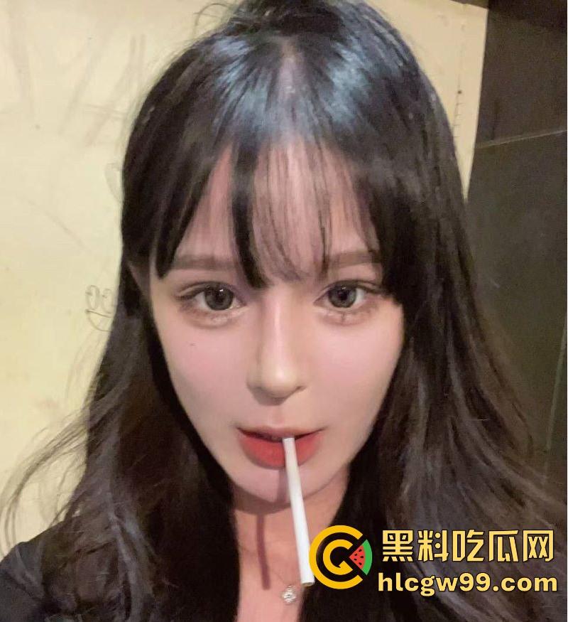 广州高颜值巨乳外围女【魏兮昕】被金主包养视频流出，口交侍奉无套爆操，骚劲爆棚！