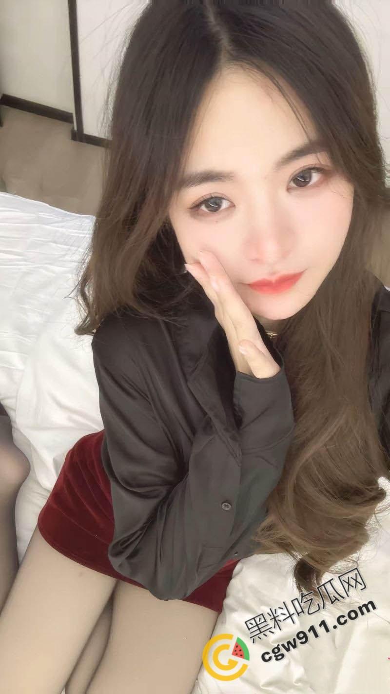 深圳懿德轩76号女技师被瓜友爆操视频流出！腿长细腰翘臀，C杯美，制服诱惑，视觉触感双重冲击