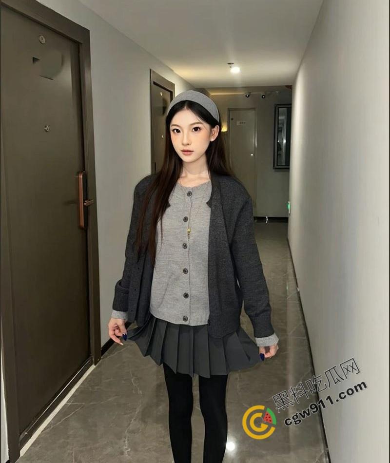 陕西科技职院【李娇】被男友滴蜡调教，后入爆操，白浆狂喷，热精满溢翘臀，淫贱至极！