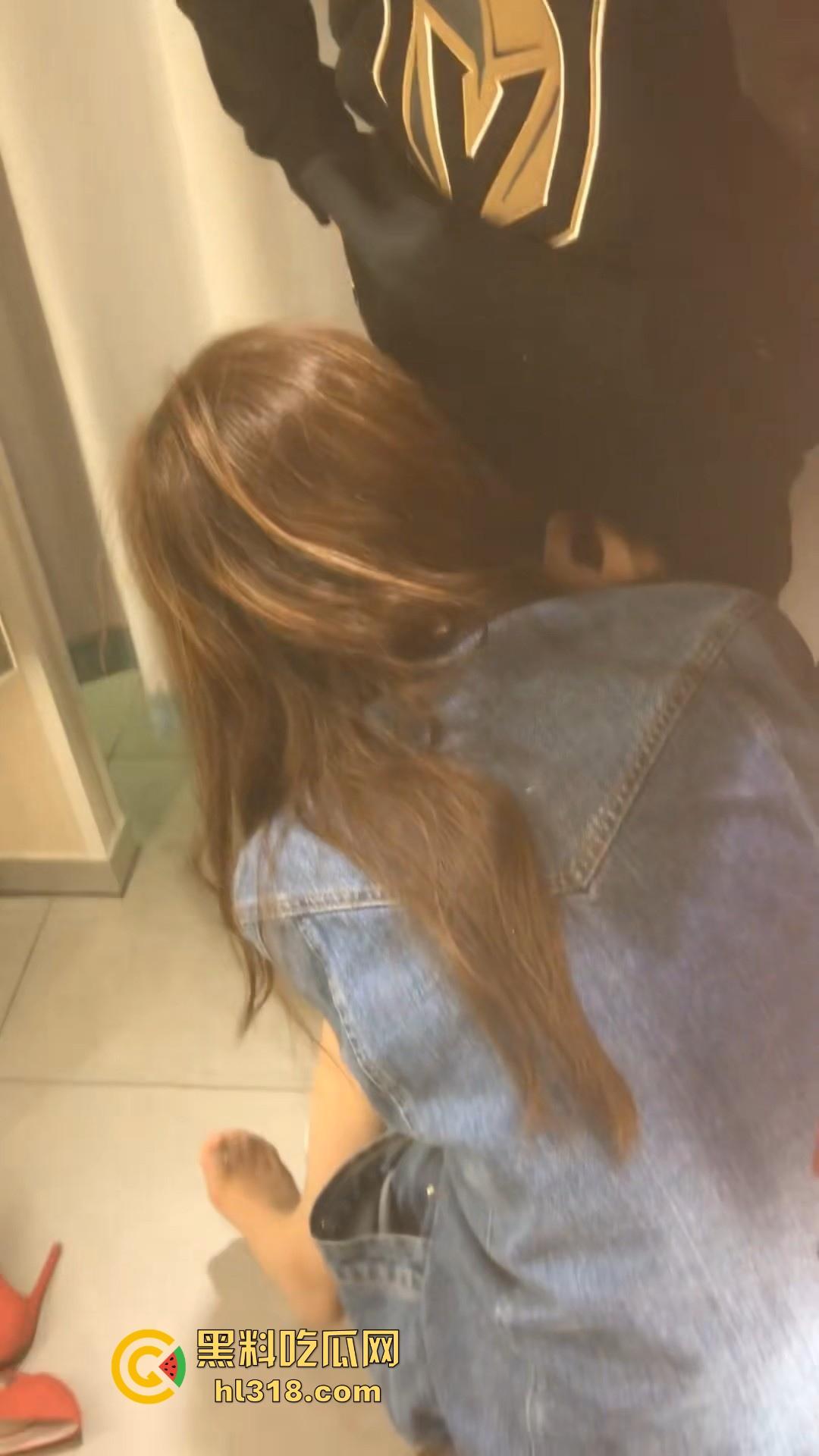 商场试衣间再现口交性爱,肉丝美女露脸深情舔屌,疯狂展示精湛口技榨精,娇喘淫靡销魂!-5