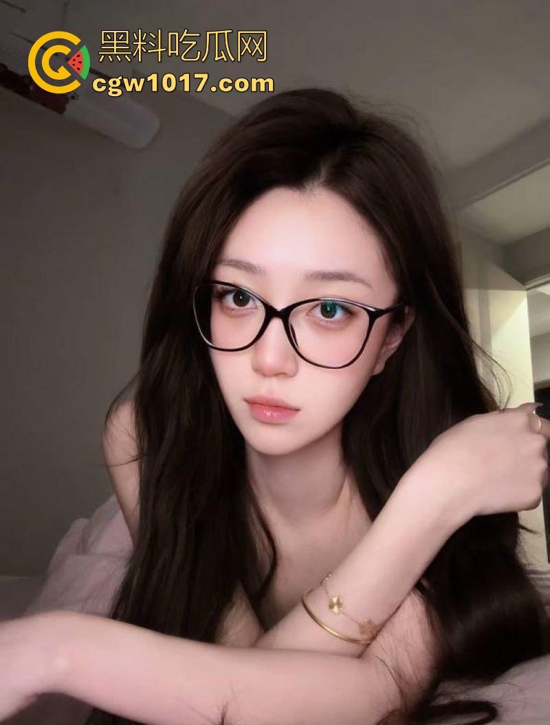 抖音网红【猪猪子】价值千金的大尺度裸聊视频曝光，高冷御姐变骚浪舞姬，露脸卖骚嫩逼巨乳一览无遗！-5