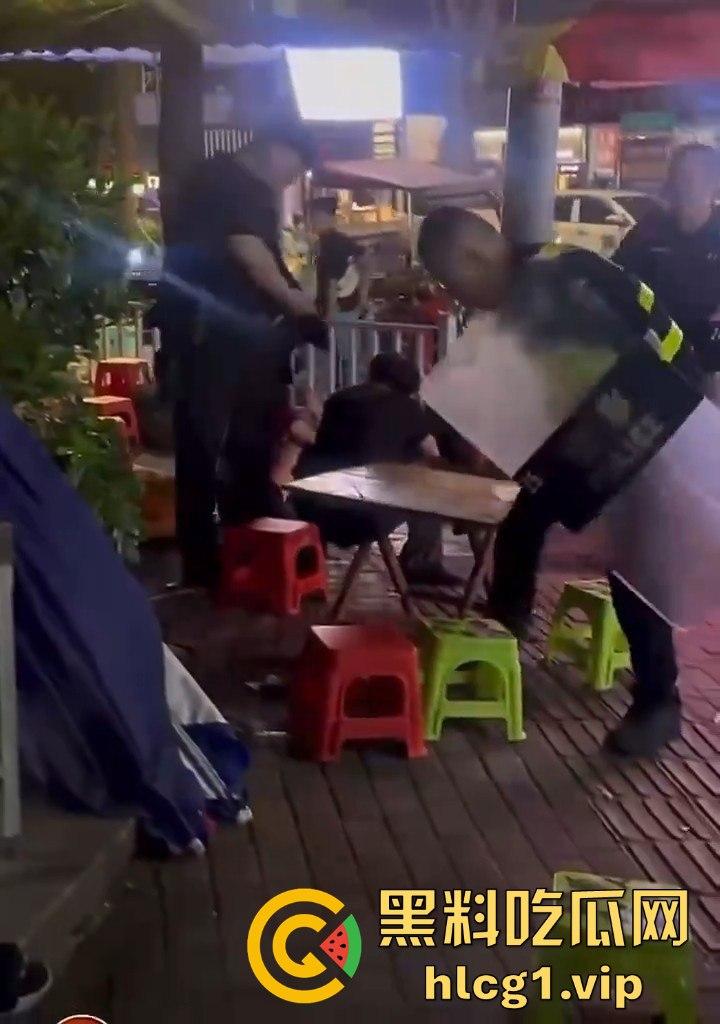 吵架吵成命案!烧烤摊男子聊天被女子嫌吵,竟拔刀相向当场捅人!-3