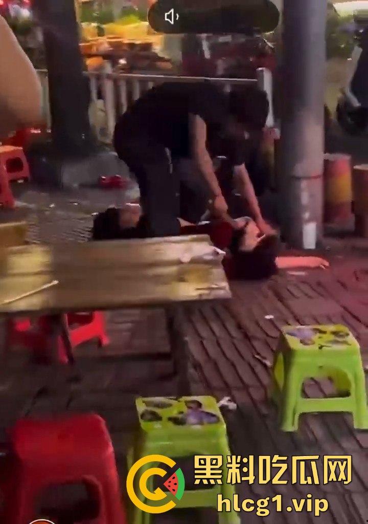 吵架吵成命案!烧烤摊男子聊天被女子嫌吵,竟拔刀相向当场捅人!-4