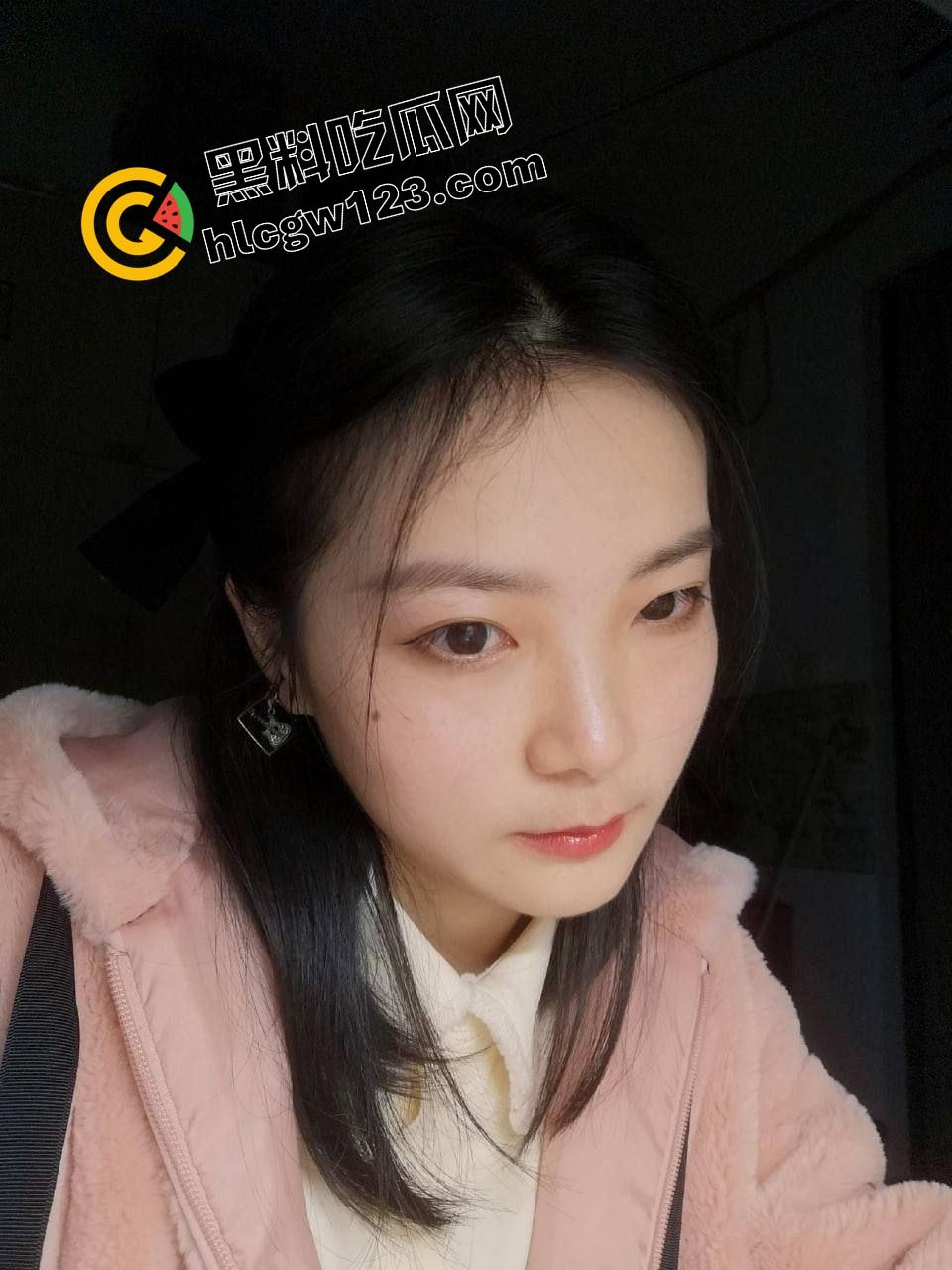 山东烟台貌美娇妻『陈媛媛』床上舔蛋口交拼命勾引，待到山花烂漫时，她在被操中笑！