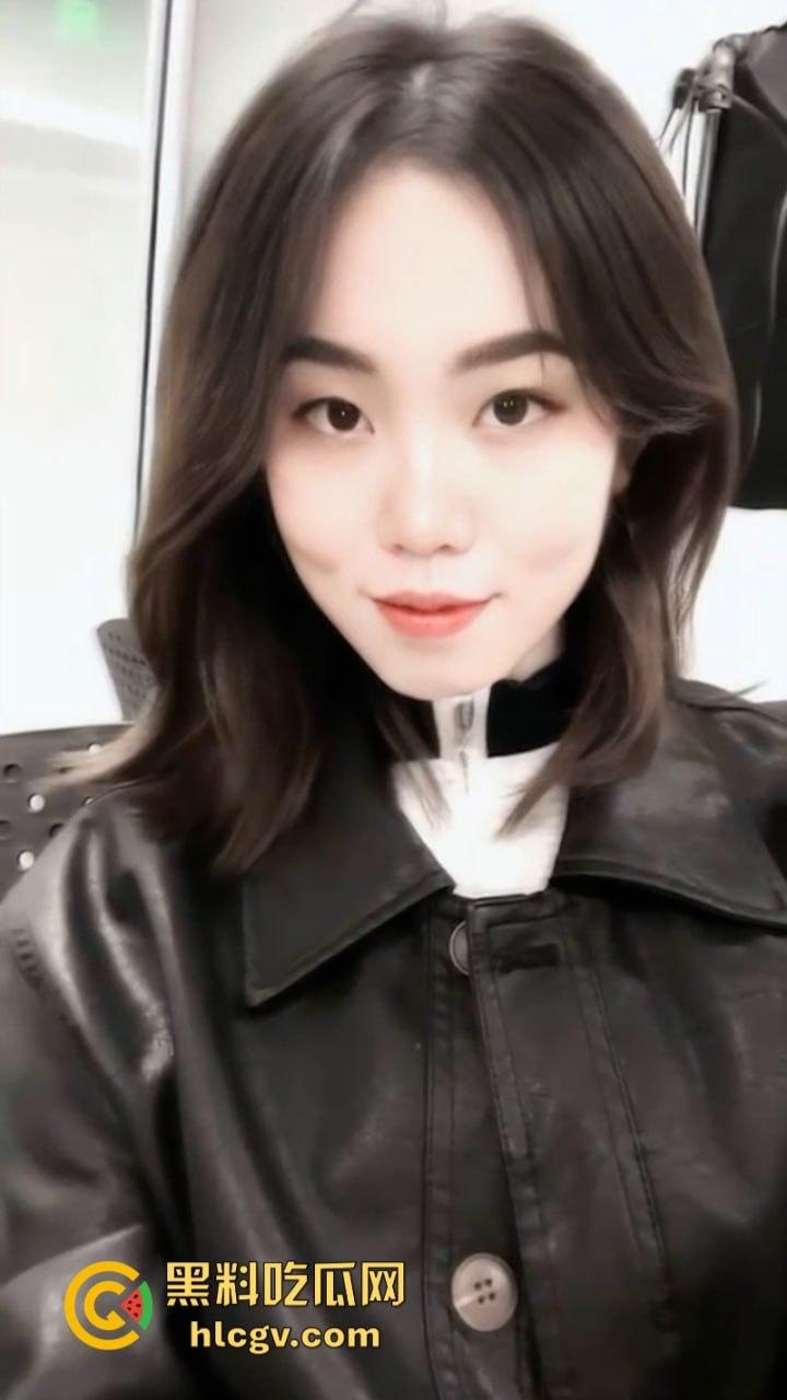 北京房山区人妻【孙晔子】被曝以房租为由要挟男租客上床 京姐发骚 玩坏打工人的腰!-6