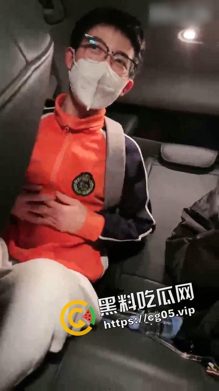 经典永流传-牙高高 大街上抓男高中生调教三部曲合一 可怜的未经世事的小男孩被坏女人玩弄-2