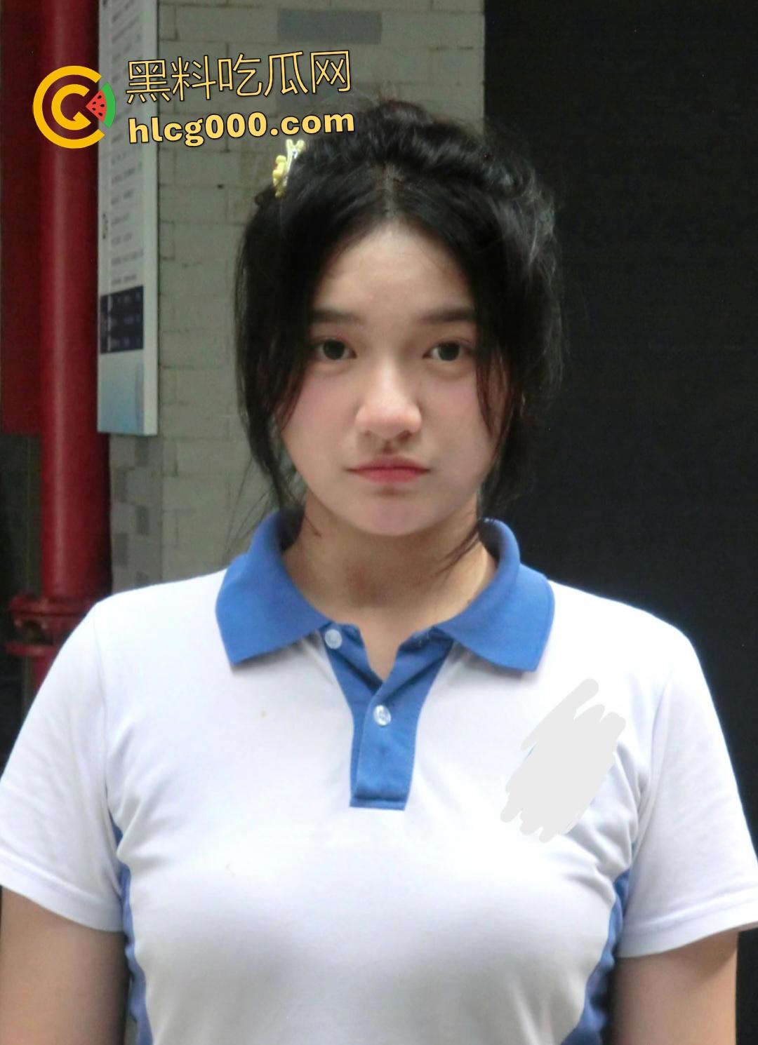 云南丰满高中生扩阴器开逼，往里面滴醋，欲求不满还用风油精辣乳辣穴，这快要起火了吧！