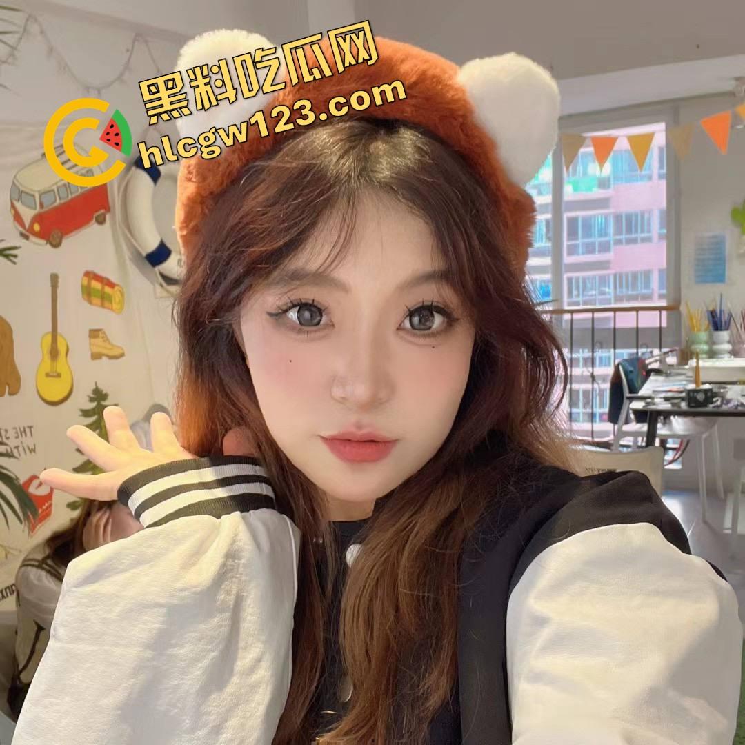 浓精当晚宴，苏州【jenny】靠口技拿下整个LV专柜，大哥轮着来她轮着吞，一个包一个射靠嘴混出圈！