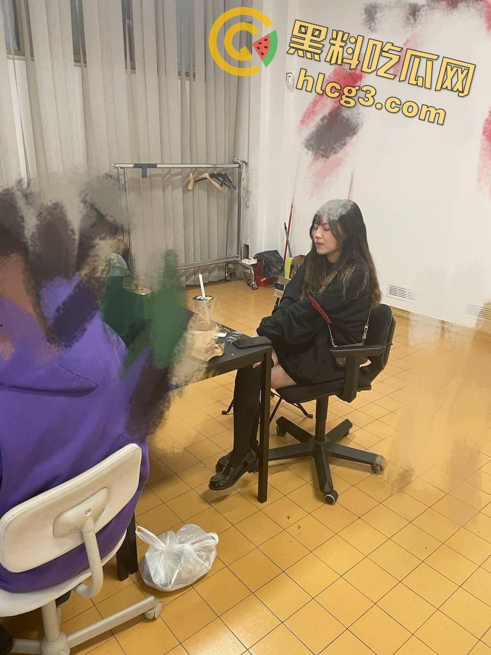 博洛尼亚大学高颜值留学生『阮如意』回国被迷奸,玩具塞逼的羞耻丑闻曝光-10