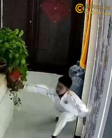 辽宁本溪笔尖托管校长【王伟娜】,对学生辱骂施暴和严重的肢体暴力,根本不配管理孩子,更无资格做人 !-8