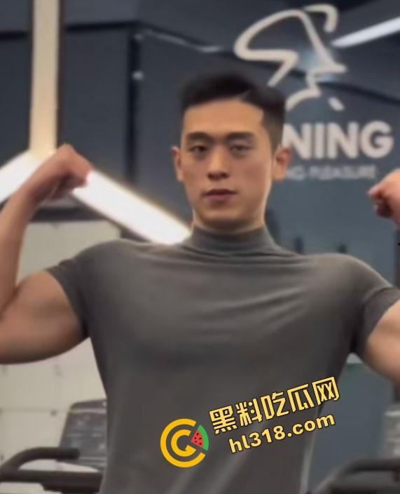 别只会看抖音直播,40W粉健身网红『小葛』爆操女粉,鸡巴一亮生吃大帅屌,谁还在乎套子这种废物?-7