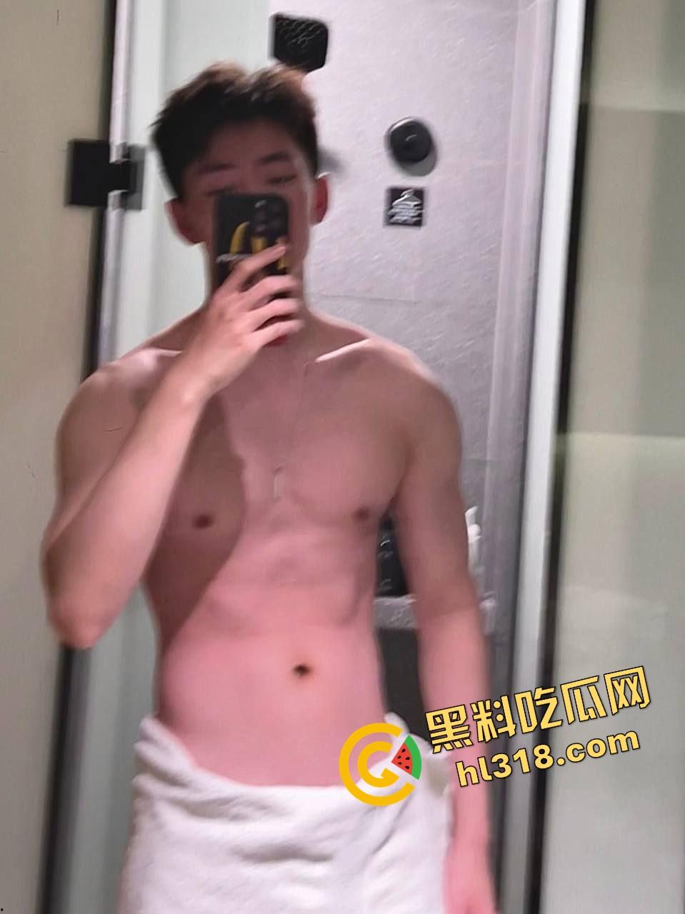 别只会看抖音直播,40W粉健身网红『小葛』爆操女粉,鸡巴一亮生吃大帅屌,谁还在乎套子这种废物?-11