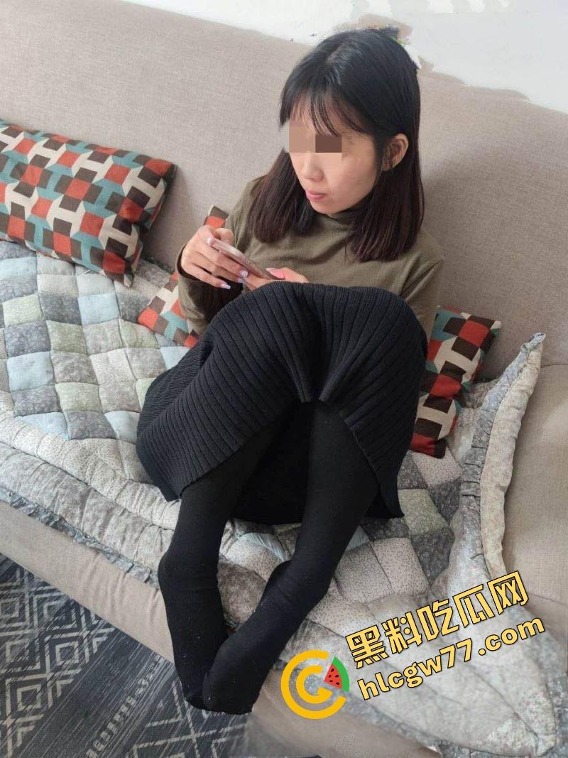 绿帽男爆料自家骚妻，19cm鸡巴酒店房内狂操暴露母狗本性，腿张成M型爽到抽搐！