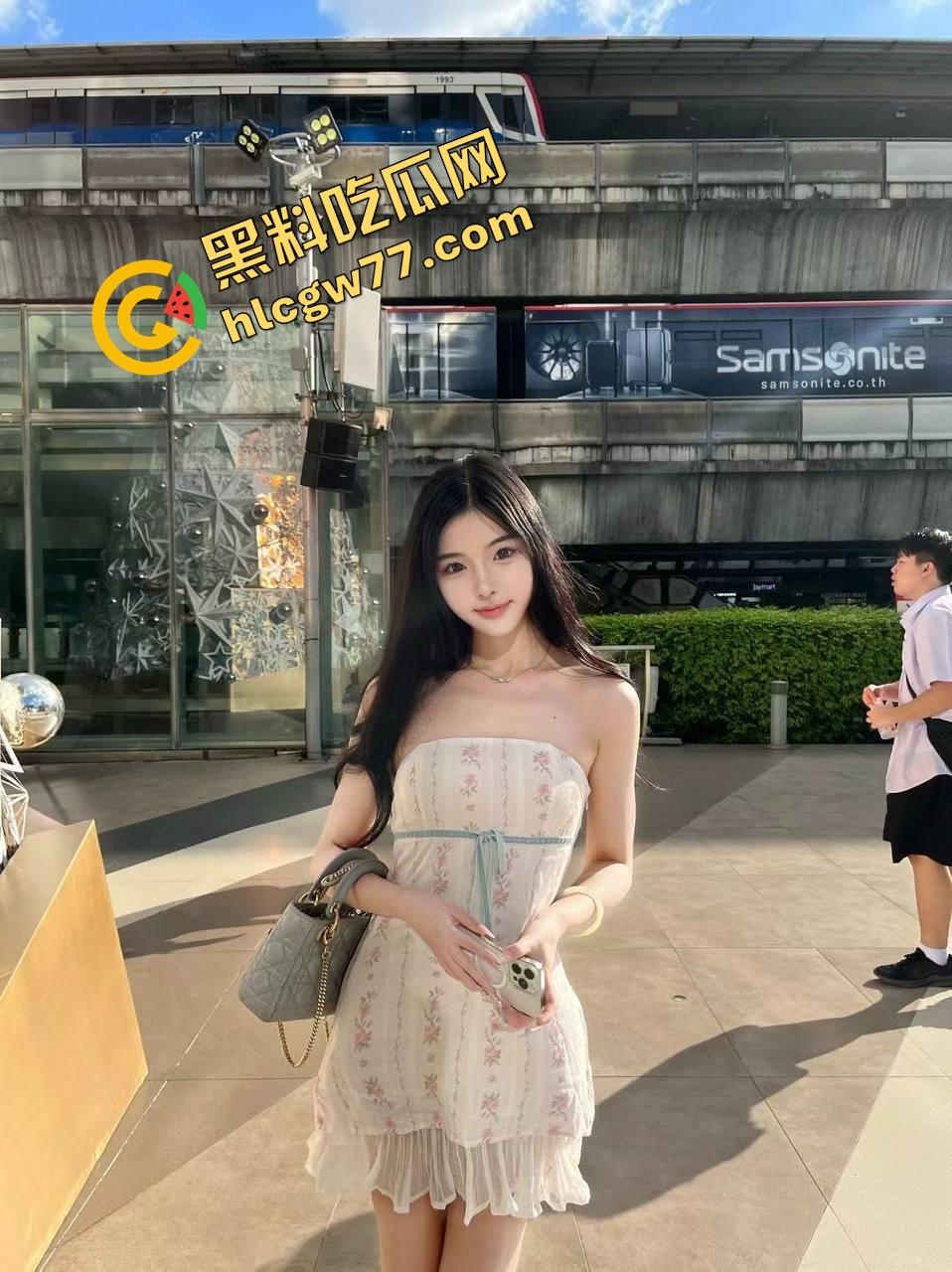 绿帽男爆料自家骚妻,19cm鸡巴酒店房内狂操暴露母狗本性,腿张成M型爽到抽搐!-7