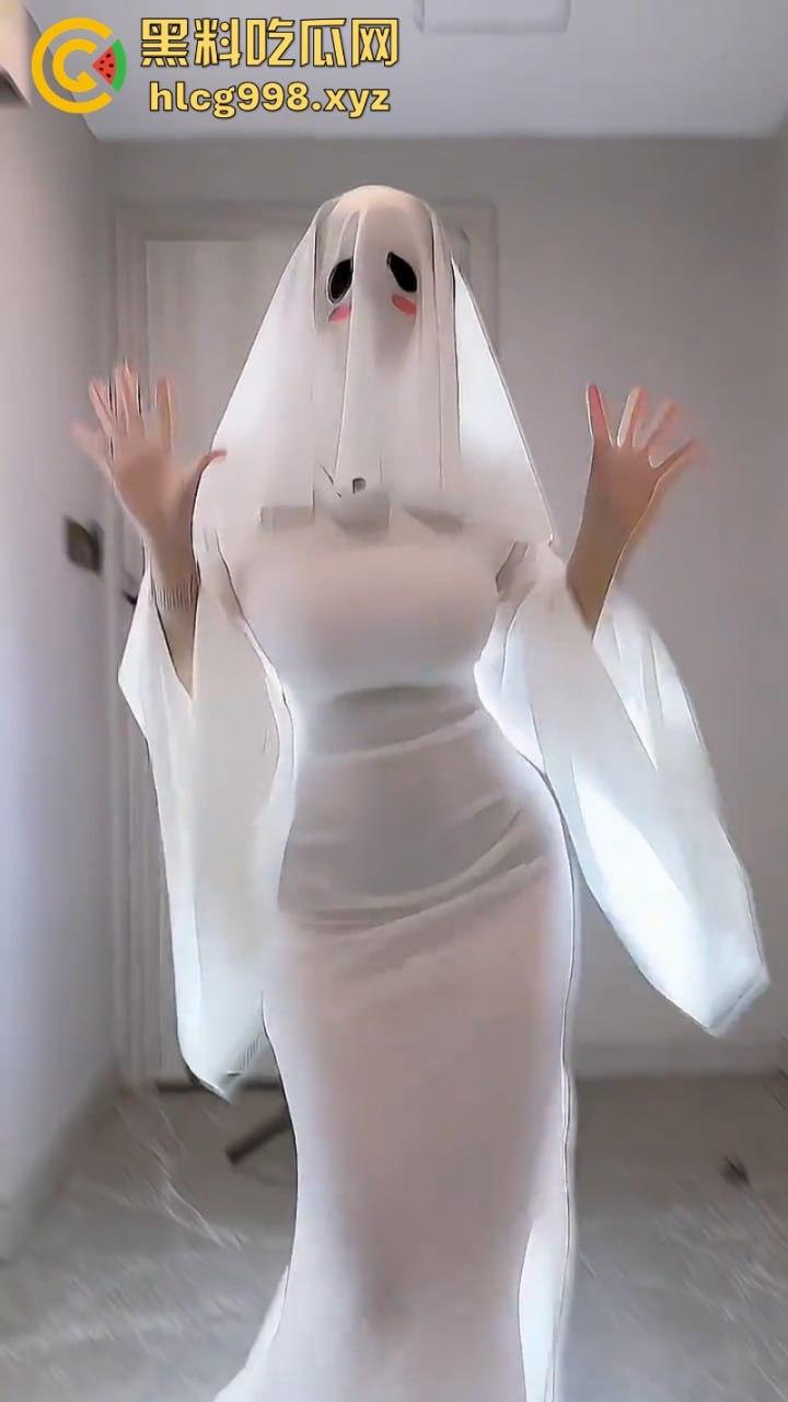 情趣内衣网红【杏子夫人】漫展大秀S型身材  被扒出高级鸡身份？-6