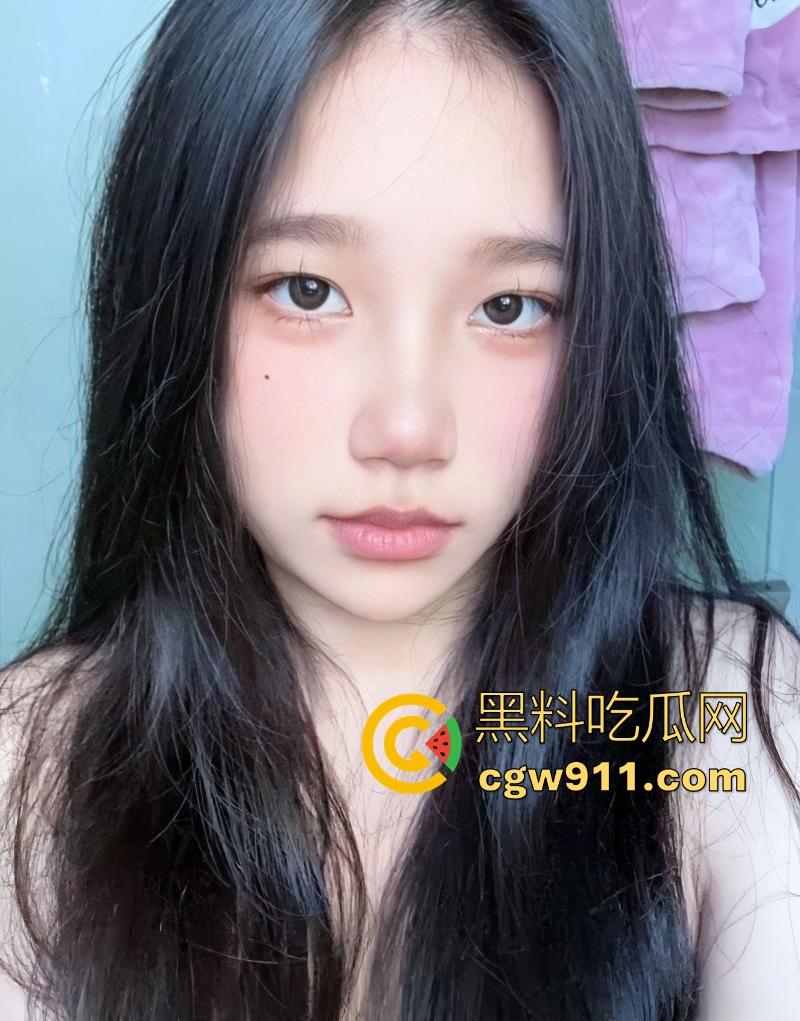 长沙理工学院【廖佳颖】清纯外表下淫荡母狗本性，女上位疯狂骑乘，骚劲像只发情的母狗。