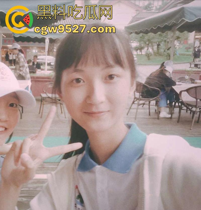 四川师范大一母狗【张露】，表面嫩妹实则暴露狂，醉酒被破处后，被调教成骚母狗，分手后视频被曝光！-6