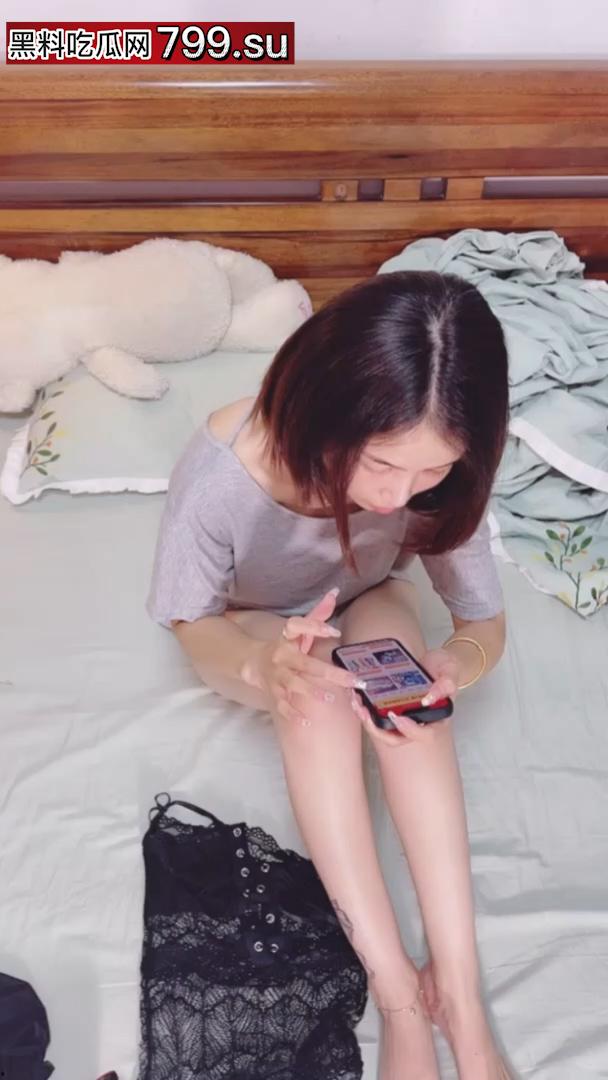 快手网红「素素吖」新增定制 肉丝自慰黑丝做爱 会玩