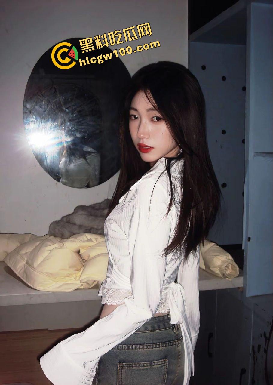 河南郑州反差骚鸡【戴佳】KTV包间内女上骑乘榨精，后入深怼撕裂黑丝冲刺大骚臀！独家曝光流出！