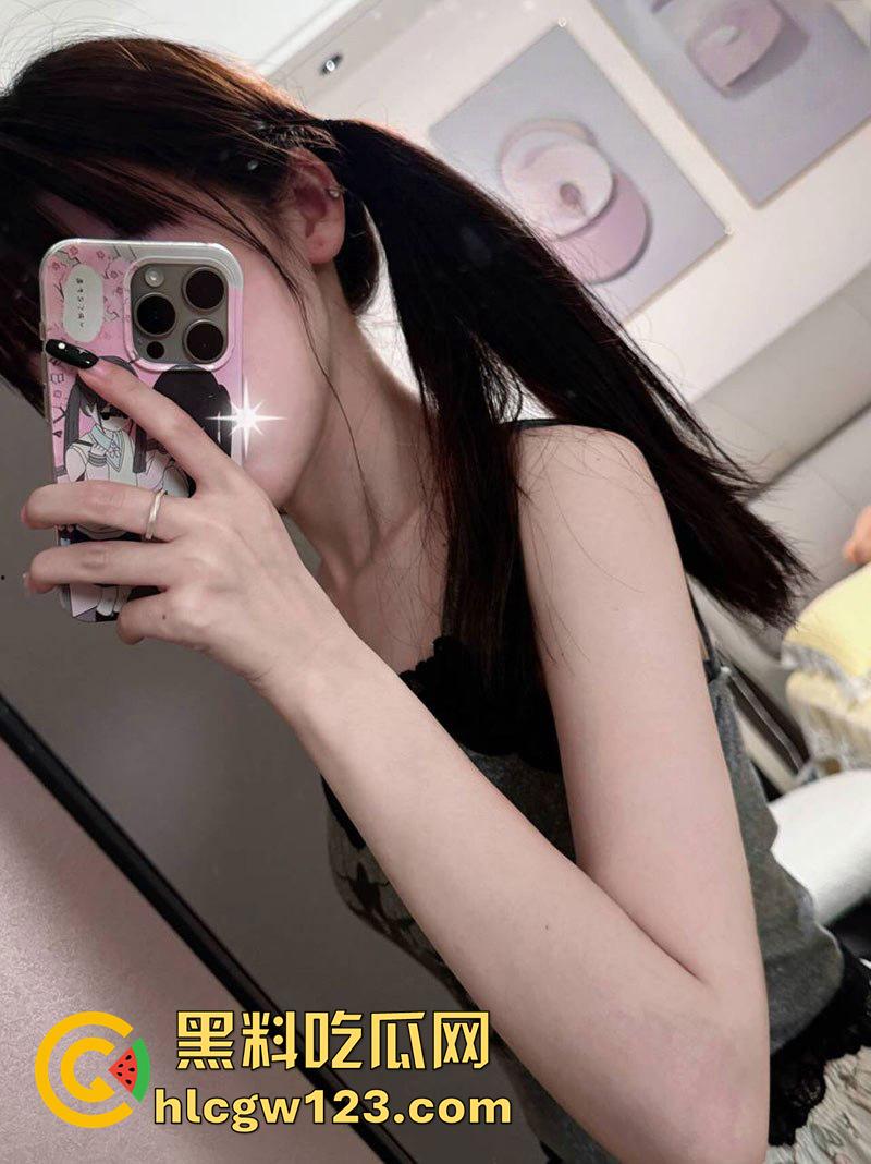 巨乳清纯学妹梁梦樱，江西理工大学嫩妹尤物，美乳硕大肌肤白嫩，私下淫荡反差太刺激了！-6