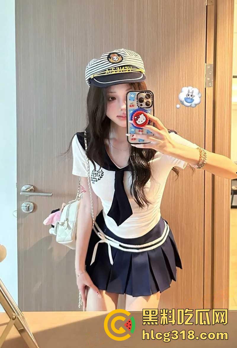 常州师范大学校花【李子秋】，白月光级极品女神，却成为金主包养的小野猫，火辣暴露自拍流出！