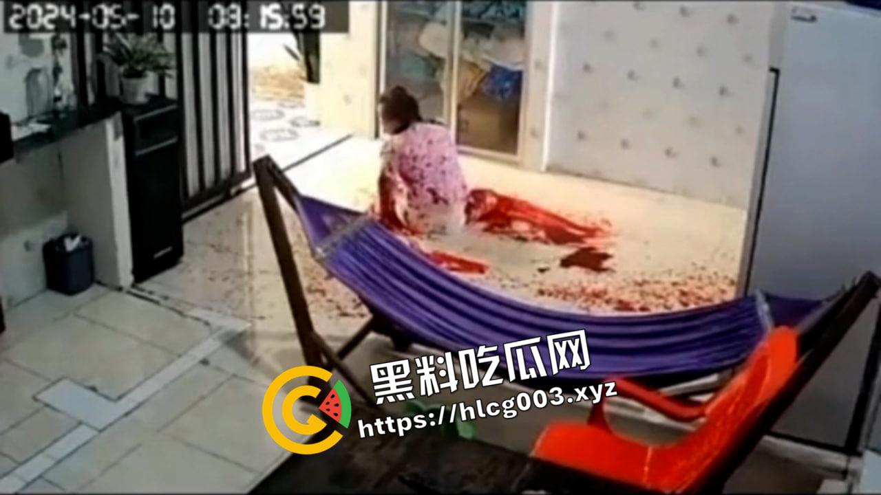 血腥慎入!入户杀人 嗓子被割裂无法喊人 活生生血尽而亡 现场视频惨不忍睹-2