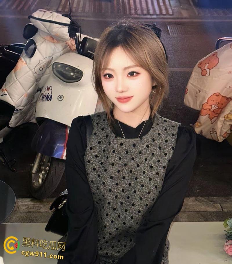 山东临沂颜值御姐【杜思涵】，初入社会失业空虚，被精神小伙趁虚而入，后入猛干口交内射，又一个堕落的小母狗 !