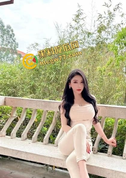 快手百万擦边网红【兔啵啵】定制福利全网泄密,大哥吃得香,结果全网舔狗都吃上冷饭!-4