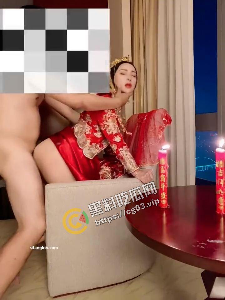 洞房花烛夜 提枪打炮时 还得是中式婚纱最符合中国色友的体质 更别说新娘人美活好了-6