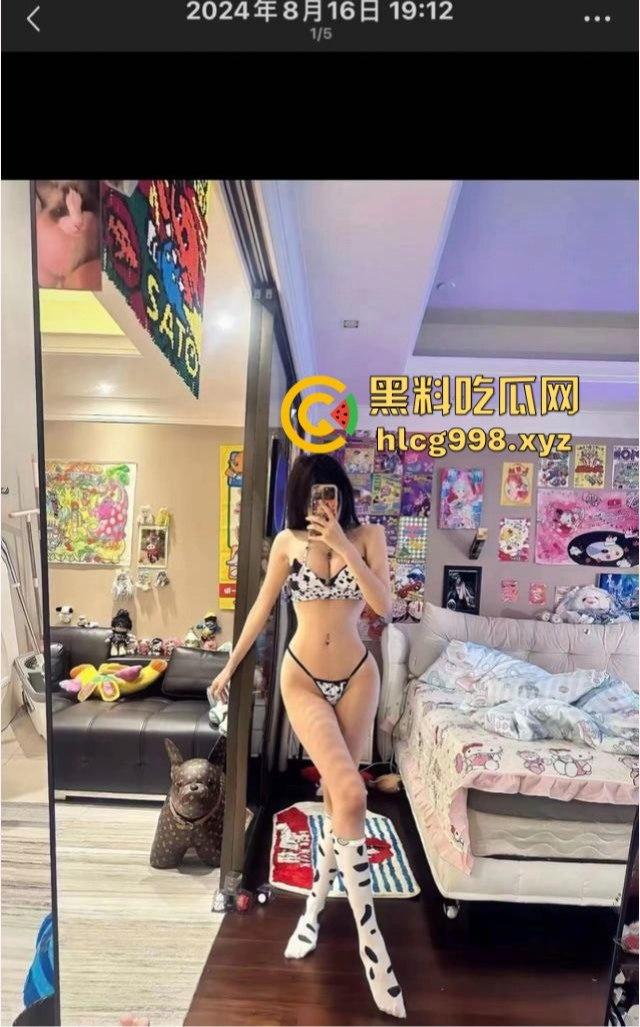 19岁小野鸡朋友圈全是钓鱼文案，情趣内衣配马赛克奶子，卖逼还能买保时捷，00后真敢玩！-8