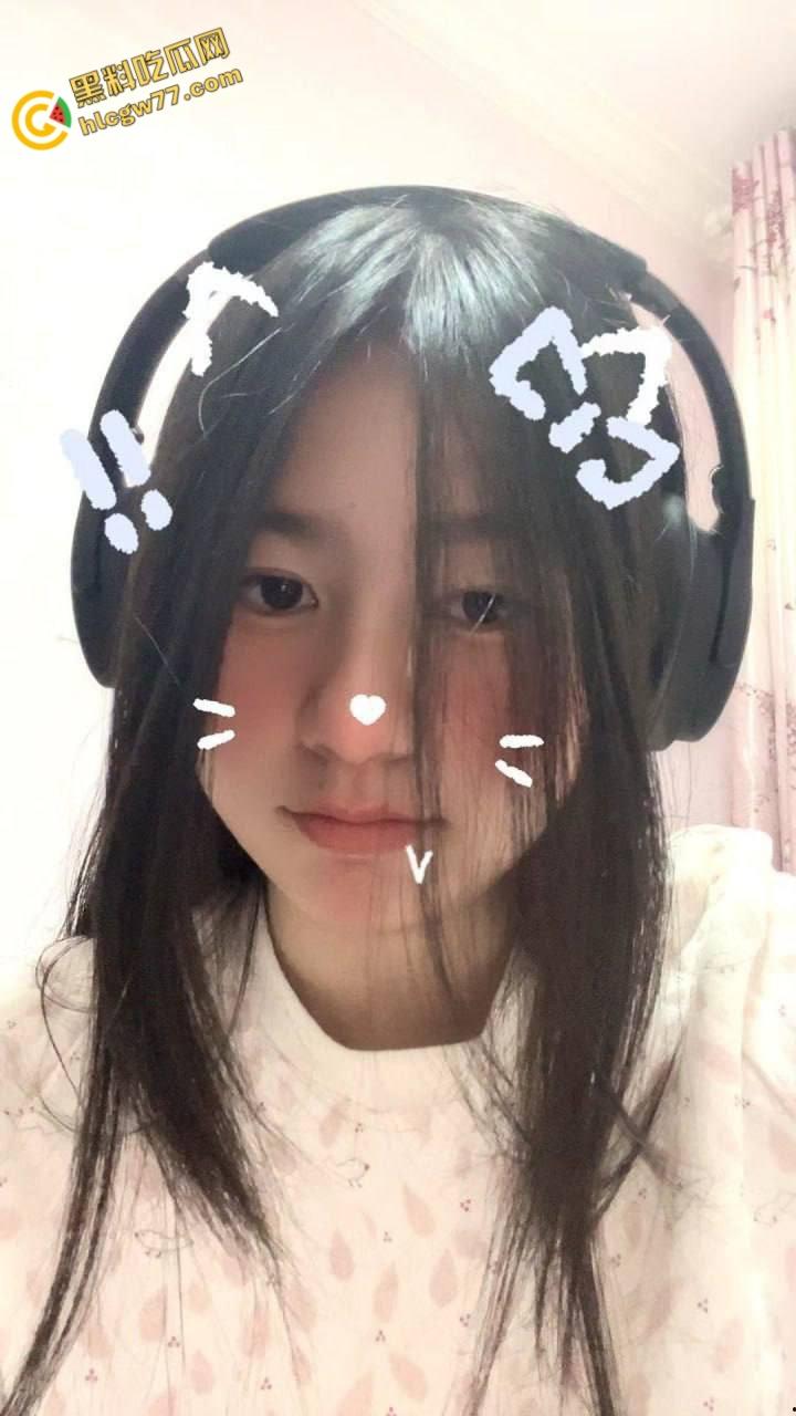 齐齐哈尔师范老师【刘雀清】清纯假象崩塌!课后私生活大尺度曝光,温柔教师秒变撩人尤物!-1