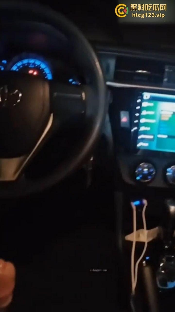 江苏银行威胁女职员车内发生关系 露脸炫耀视频被扒出  ps:认真吃鸡的女孩子最美-7