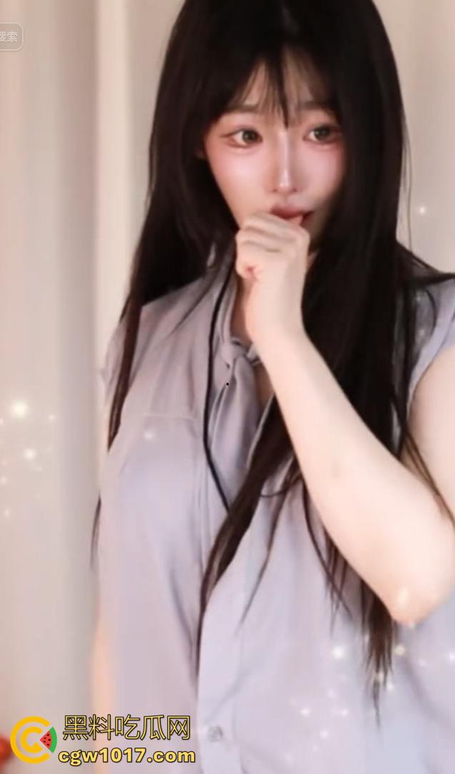 韩国顶级色情主播 神颜【周如宁】直播玩弄乳房!还穿着比基尼勒出骚逼户型,让粉丝大饱眼福!-3