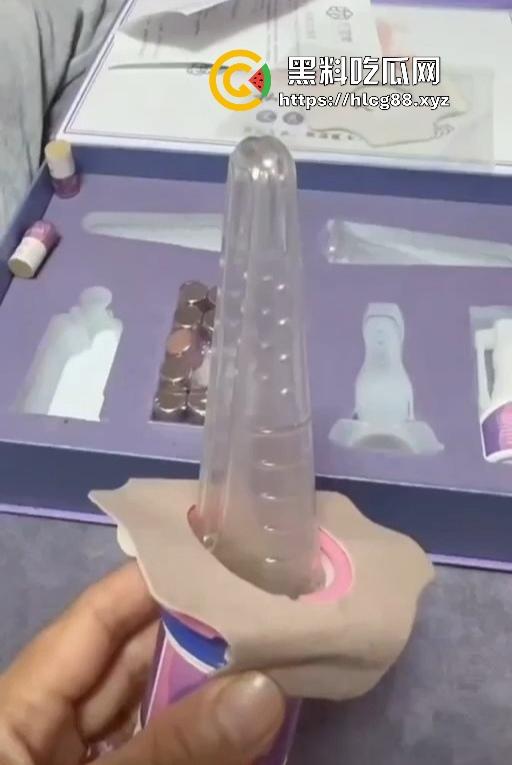 现在妹子为美疯魔抽脂隆奶塞逼艾灸,骚穴子宫烤得喷香,医美变态到艾灸鸡巴都出现了!-13